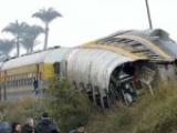 19 maut, 107 cedera kereta api tergelincir